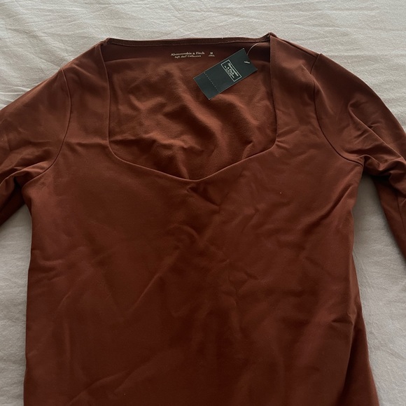 New Abercrombie & Fitch bodysuit size M brown/dark red soft - Picture 3 of 5